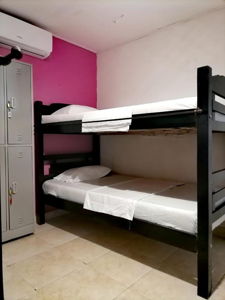 Hostel Shalom Adonai Cartagena Екстер'єр фото