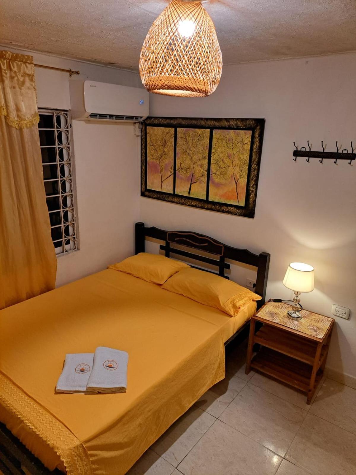 Hostel Shalom Adonai Cartagena Екстер'єр фото