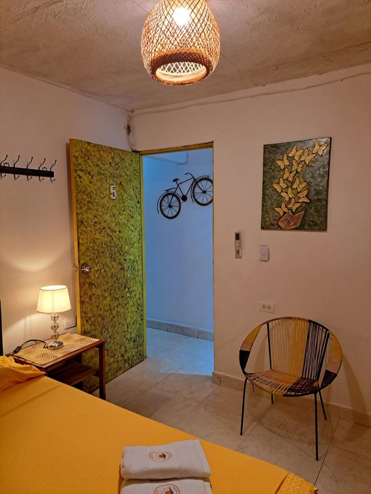 Hostel Shalom Adonai Cartagena Екстер'єр фото