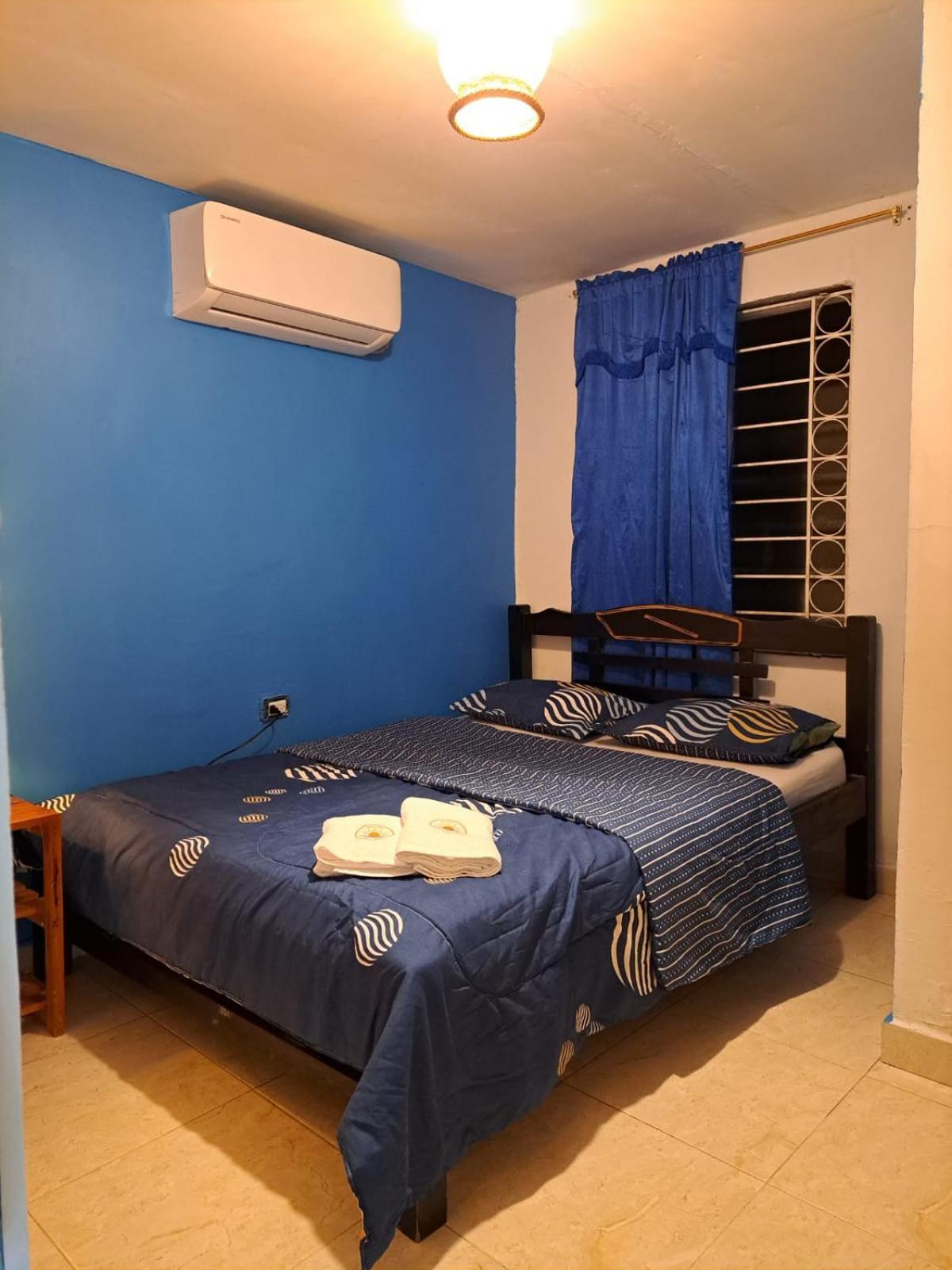 Hostel Shalom Adonai Cartagena Екстер'єр фото