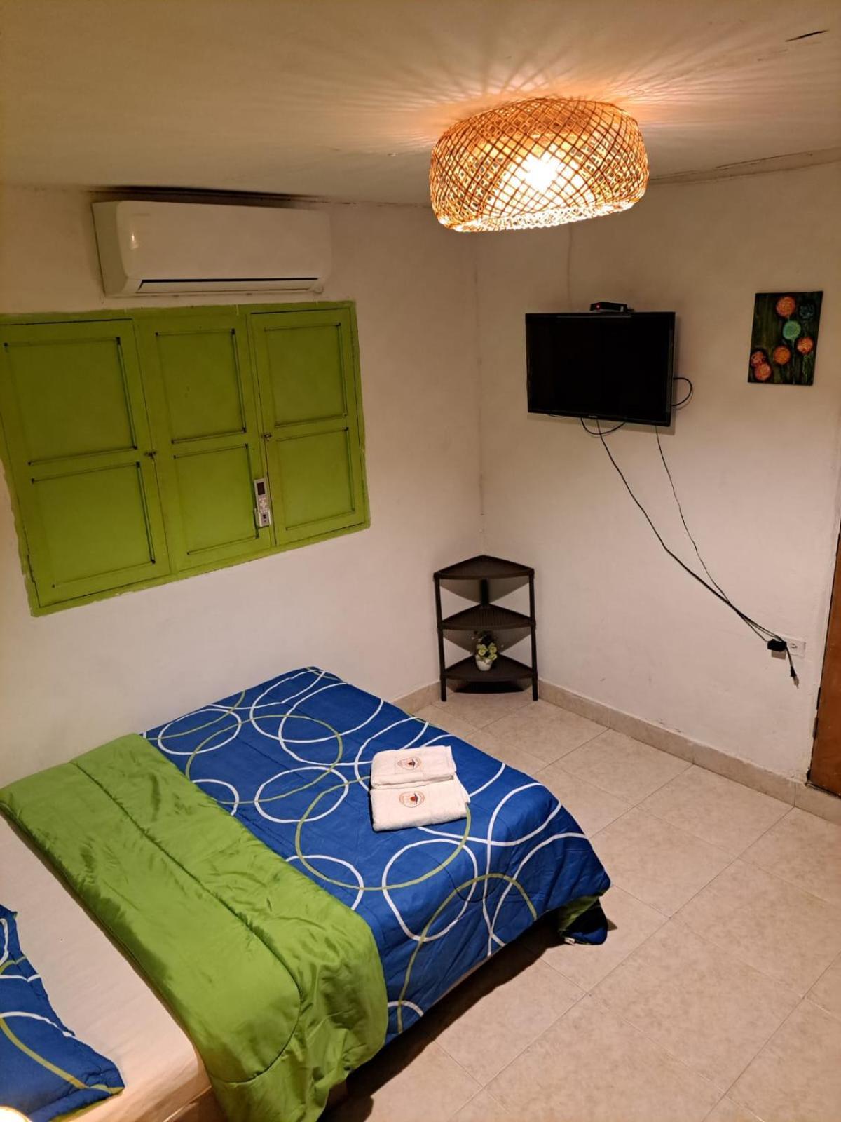 Hostel Shalom Adonai Cartagena Екстер'єр фото