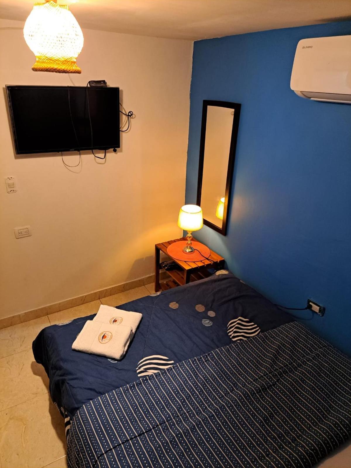 Hostel Shalom Adonai Cartagena Екстер'єр фото