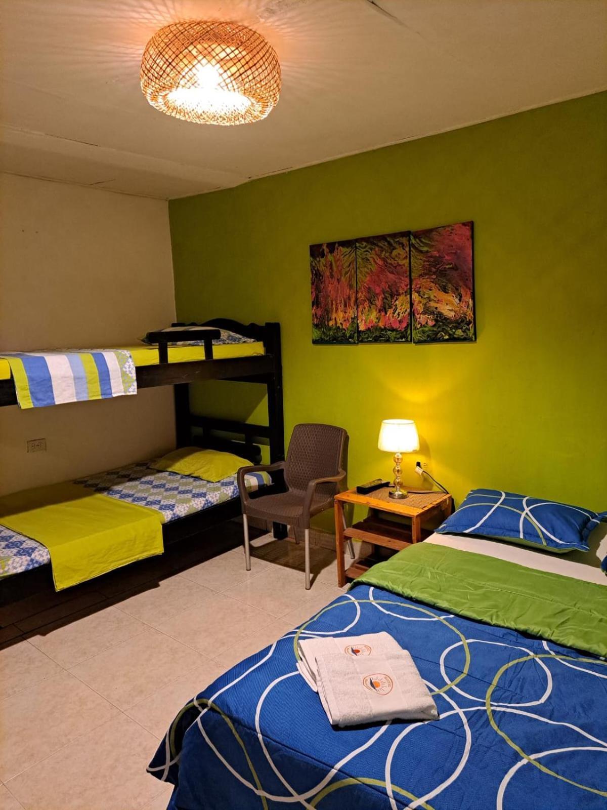 Hostel Shalom Adonai Cartagena Екстер'єр фото