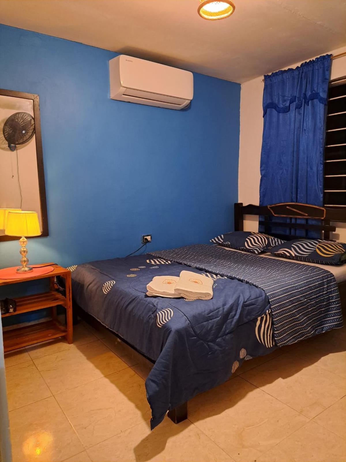 Hostel Shalom Adonai Cartagena Екстер'єр фото