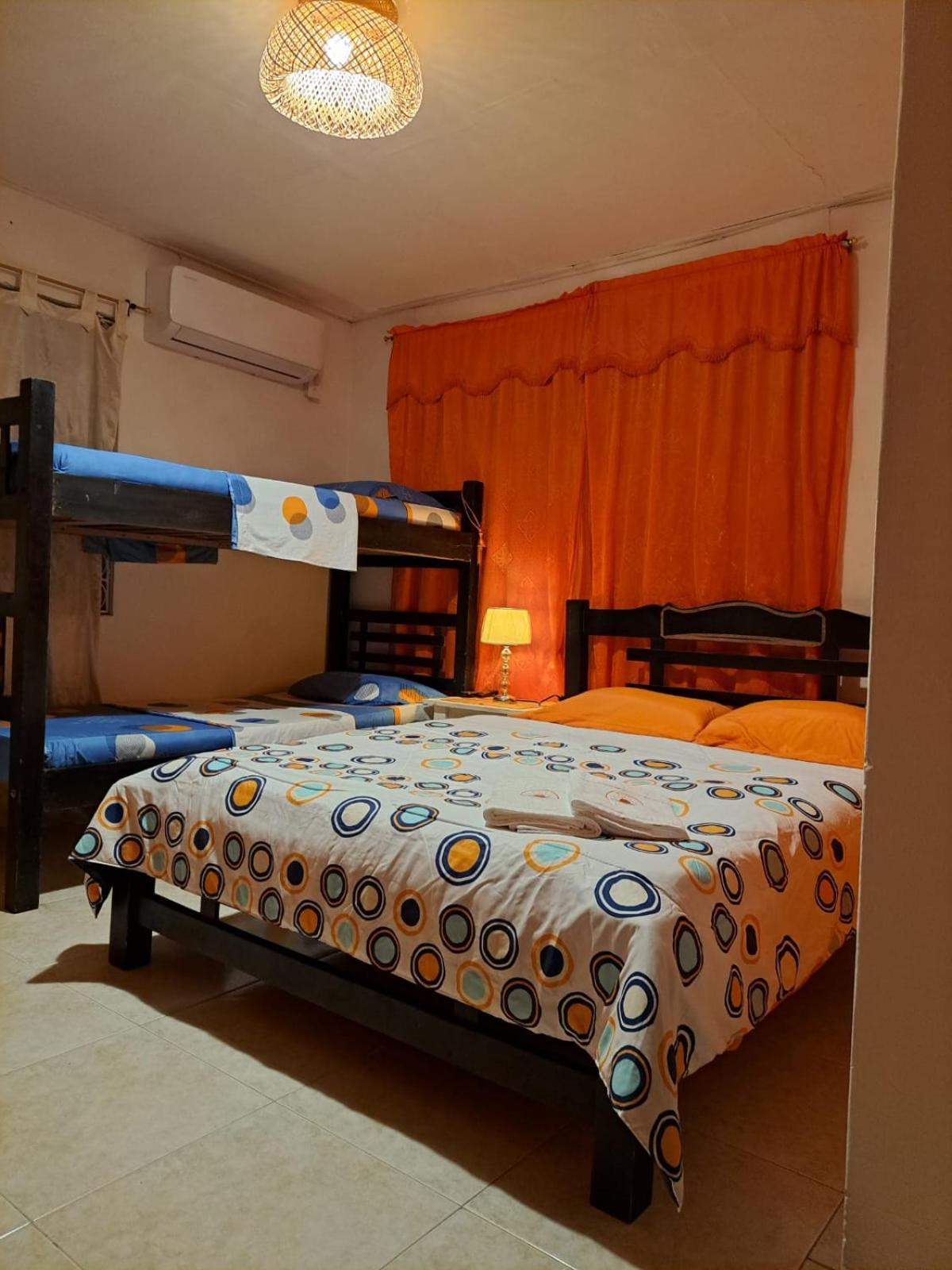 Hostel Shalom Adonai Cartagena Екстер'єр фото