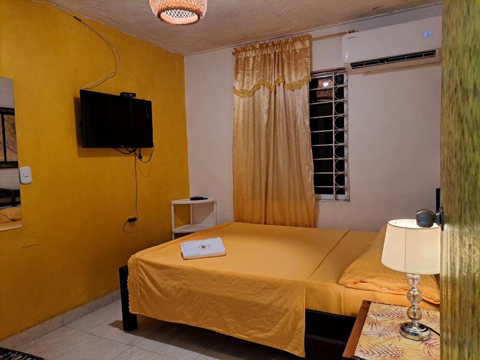 Hostel Shalom Adonai Cartagena Екстер'єр фото